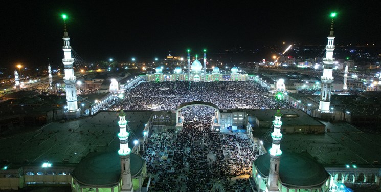 حضور کم‌نظیر ارادتمندان امام زمان(عج) در مراسم شب قدر مسجد مقدس جمکران