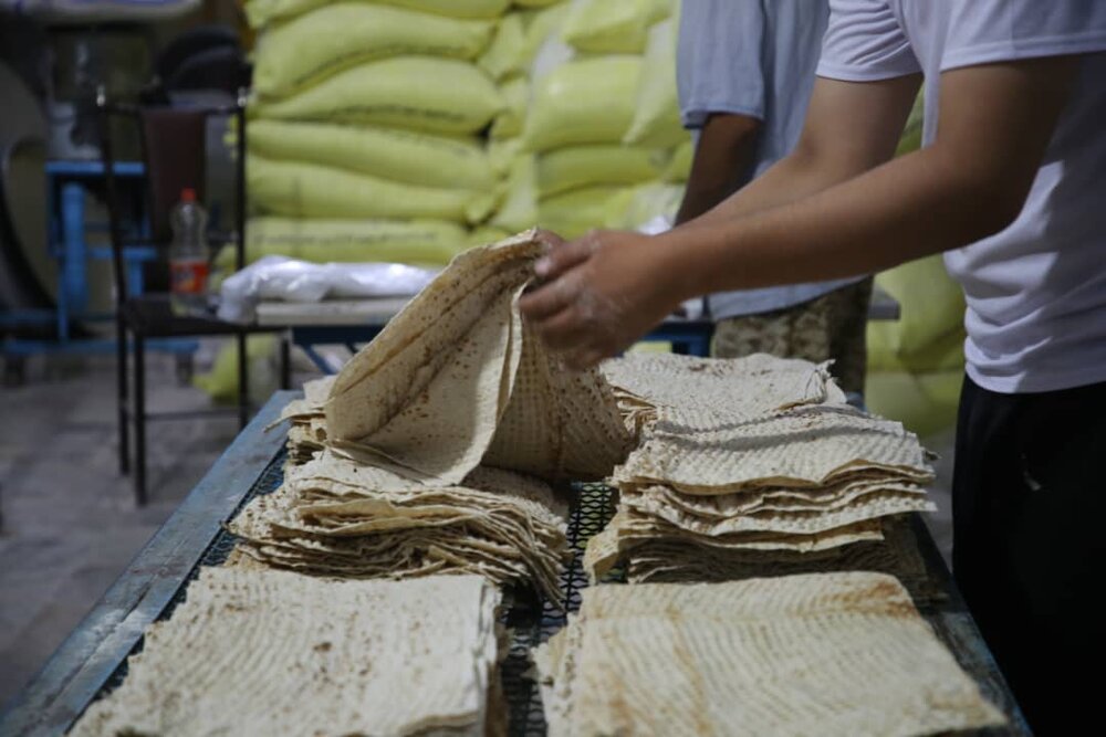 پخت ۷۵ هزار قرص نان برای زائران اربعین در قرارگاه مردمی قم