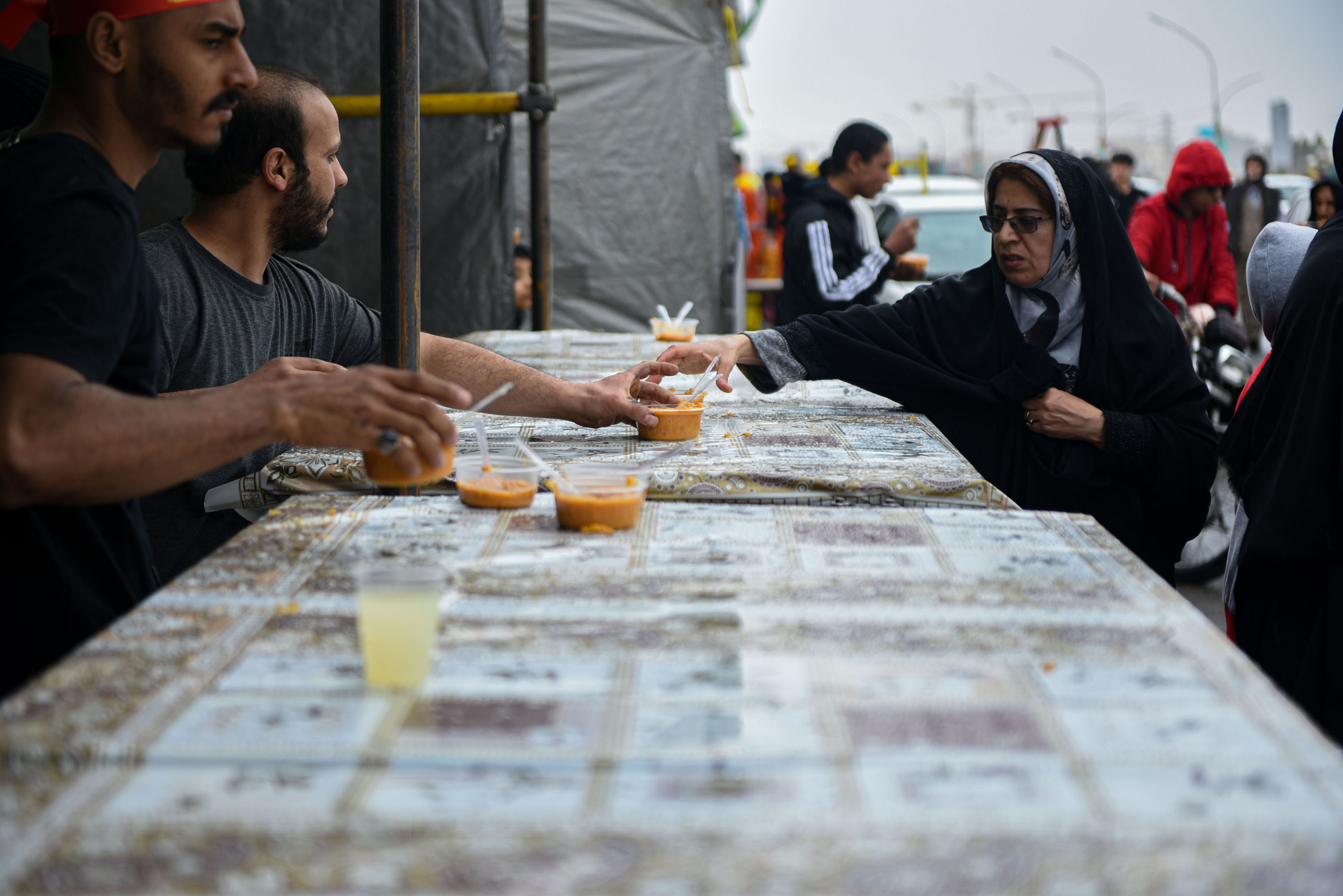 تصاویر پذیرایی از زائران جمکران