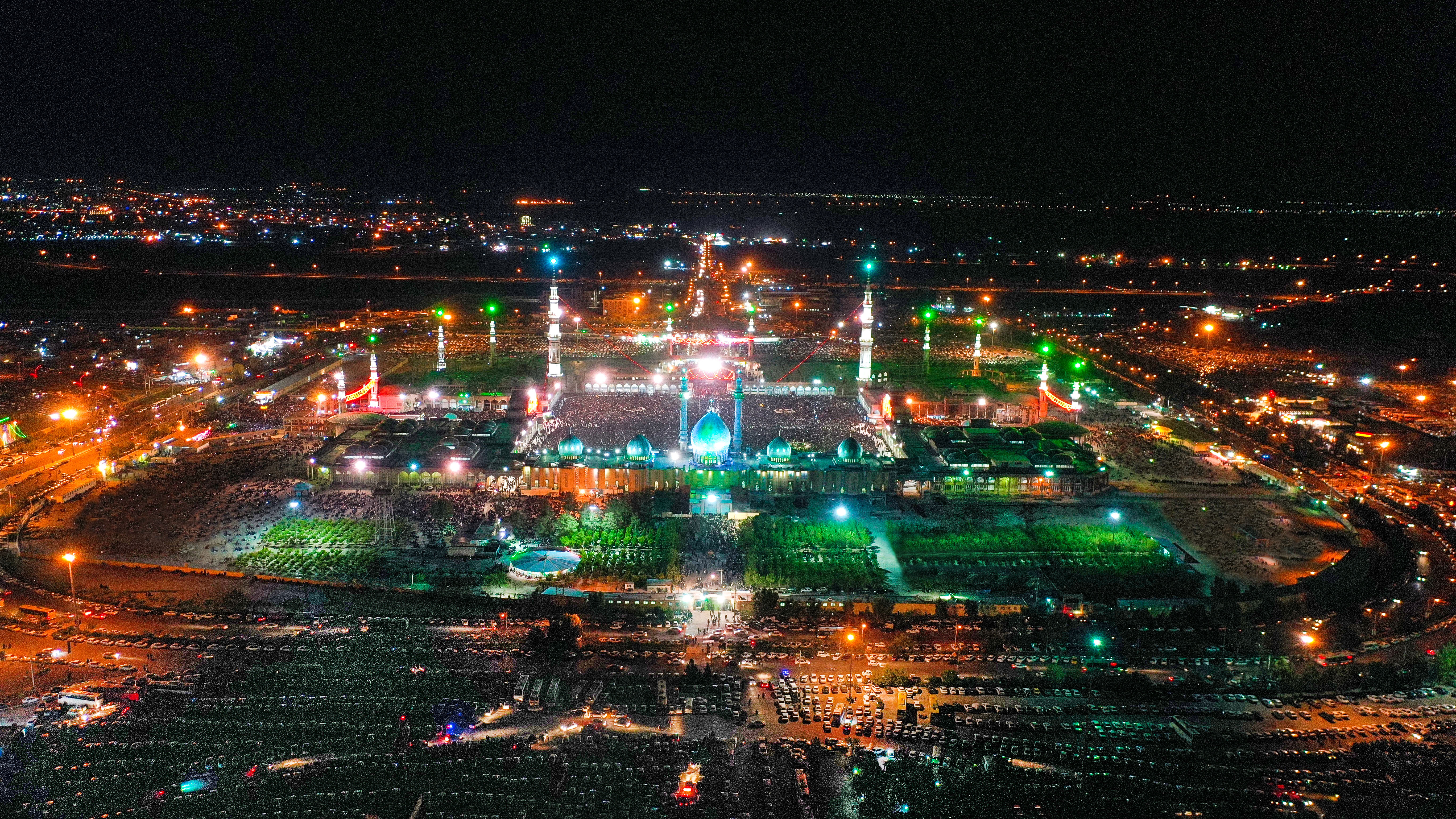 نوای «الهی بالحجه» صدها هزار زائر منتظر در مسجد جمکران طنین انداز شد