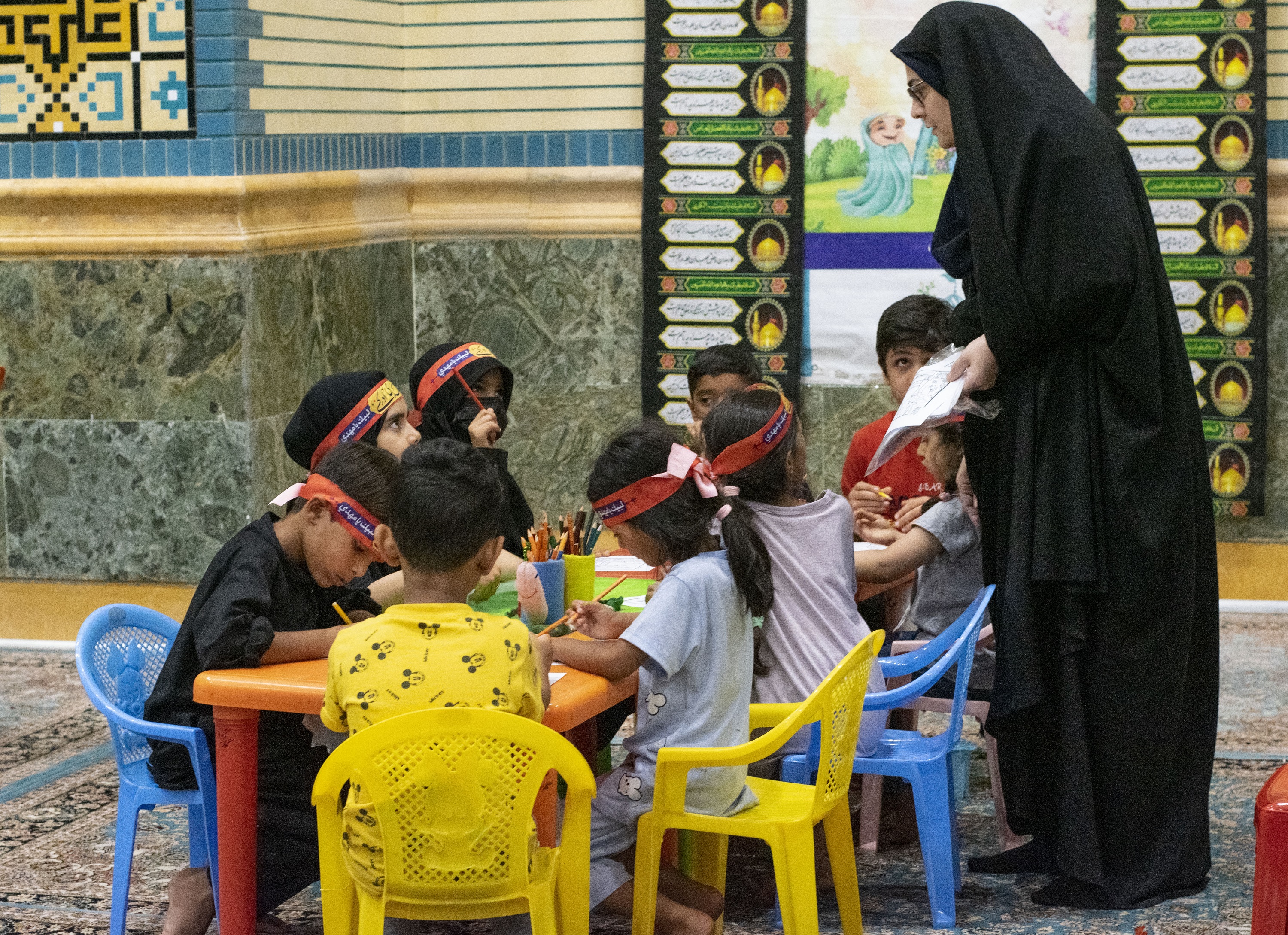 از برگزاری 140 حلقه معرفت تا اجرای برنامه برای 1700 کودک زائر اربعین در موکب مسجد مقدس جمکران